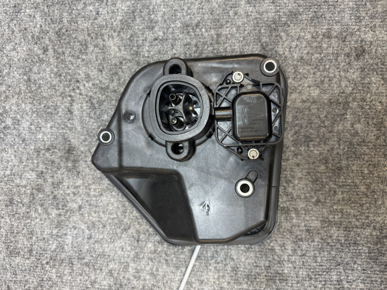 20 - 24 TESLA MODEL Y CHARGE CHARGING PORT INLET SOCKET MODULE OEM, 1490374-10-E