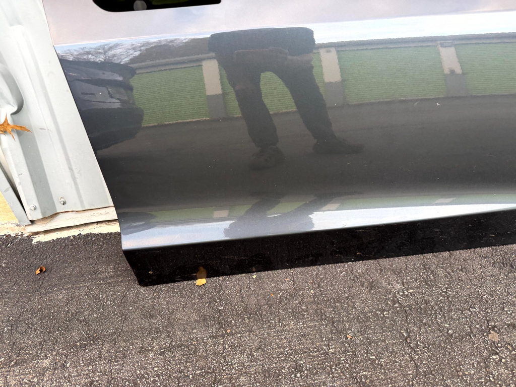 ♦️2017 - 2023 TESLA MODEL 3 FRONT RIGHT SIDE DOOR SHELL PANEL OEM, 1081420-E0-D