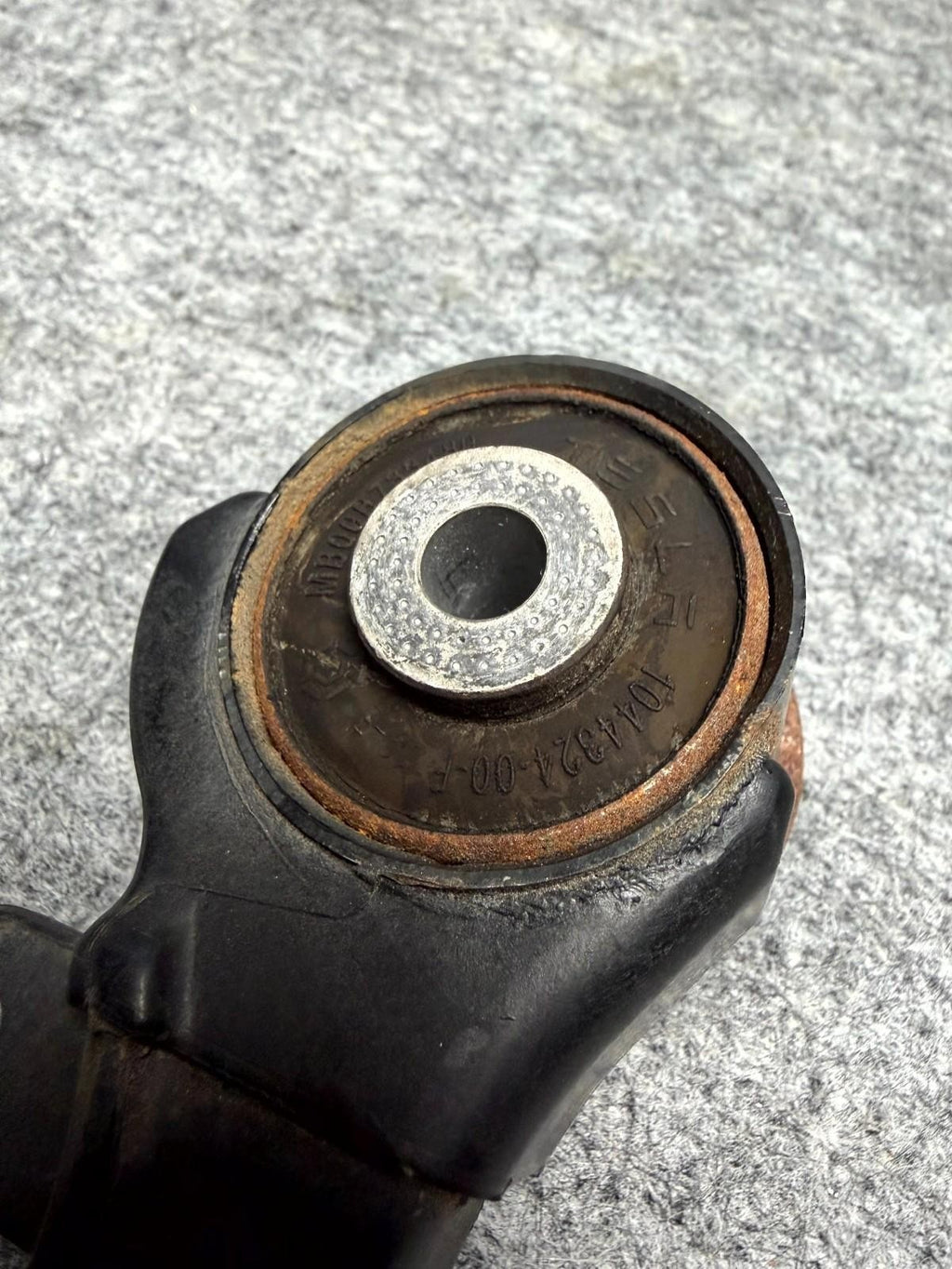 ♦️2017 - 2023 TESLA MODEL 3 FRONT RIGHT SIDE UPPER CONTROL ARM OEM, 1044324-00-F