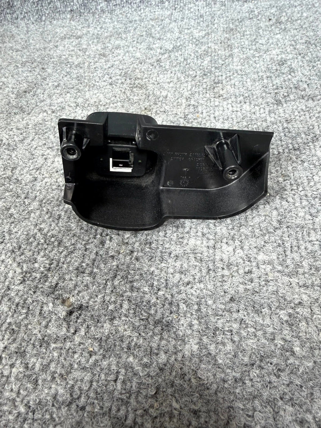 ♦️2016 - 2020 TESLA MODEL X FRONT FRUNK OPENONG SWITCH OEM, 1062771-00-A