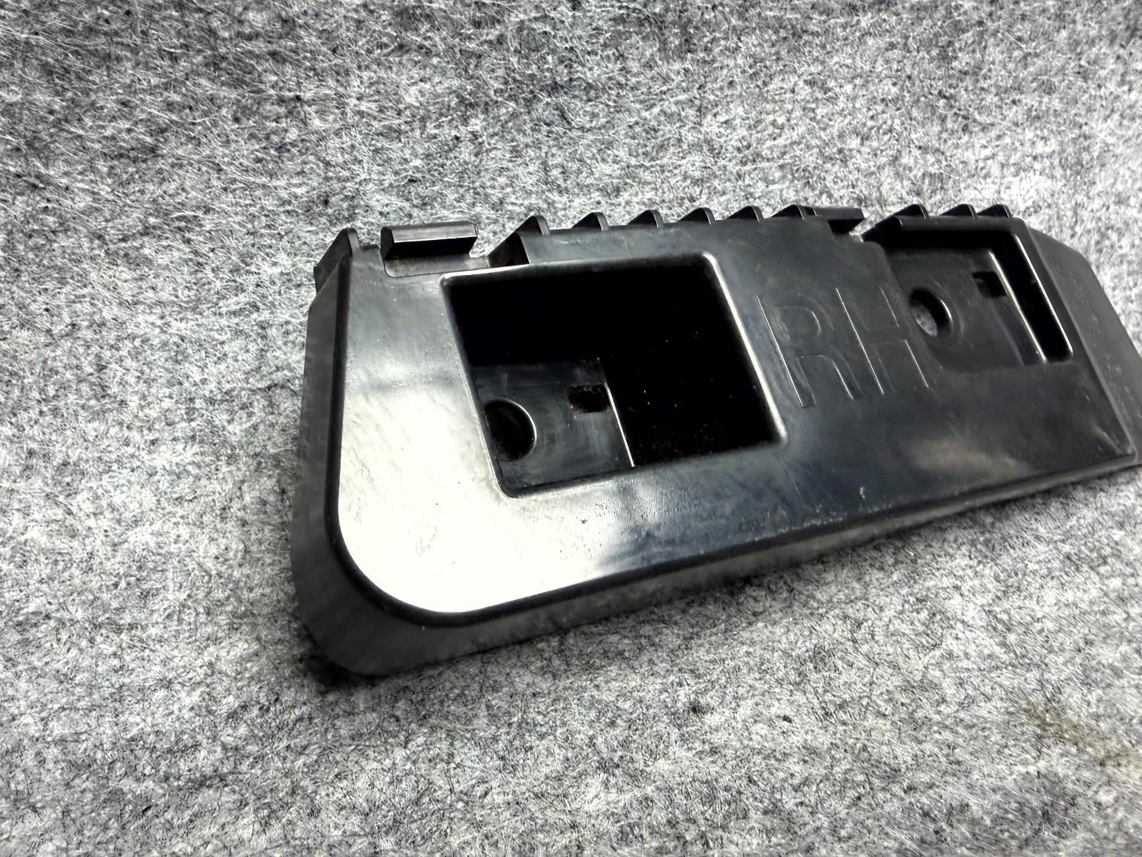 ♦️2017 - 2023 TESLA MODEL 3 RIGHT SIDE BUMPER BRACKET PLASTIC OEM, 1083993-00-D