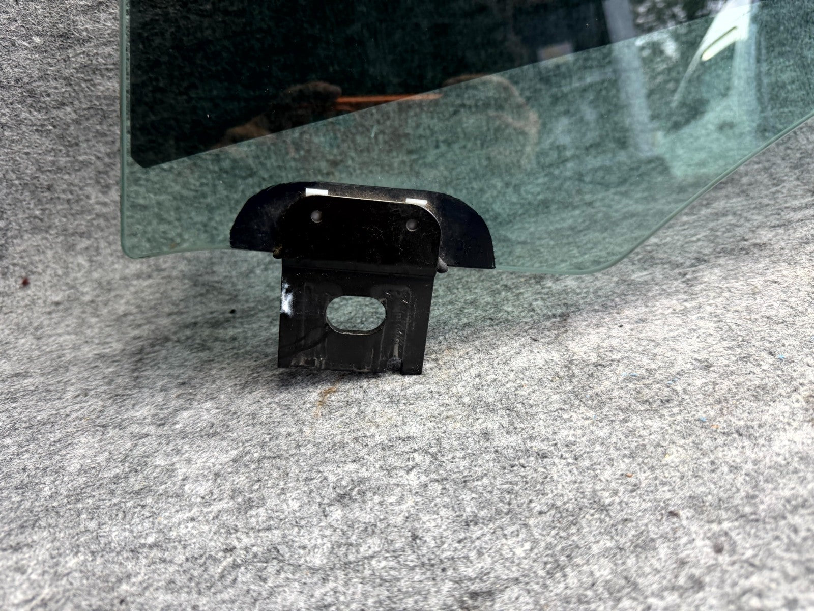 ♦️12-20 TESLA MODEL S FRONT LEFT DRIVER SIDE DOOR WINDOW GLASS OEM, 43R-001074