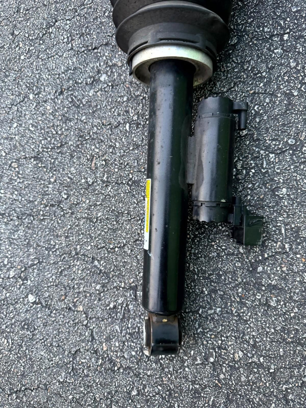♦️2016-2020 TESLA MODEL X REAR RIGHT AIR SHOCK STRUT ABSORBER OEM, 1027067-00-C