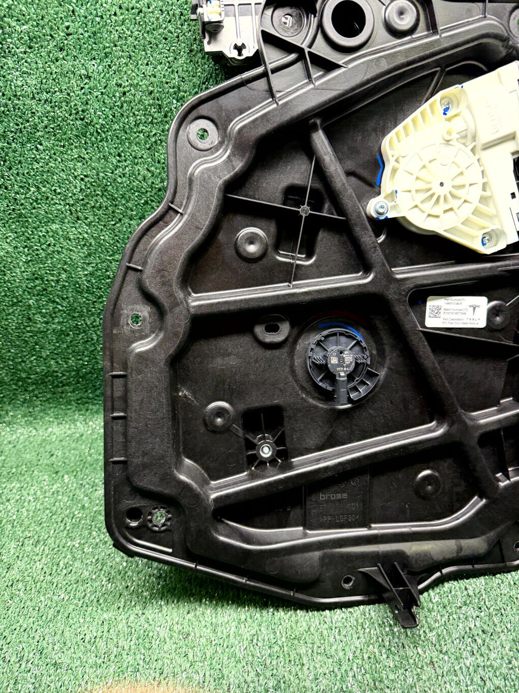 ♦️2020 - 2024 TESLA MODEL Y REAR RIGHT WINDOW REGULATOR MOTOR OEM, 1495513-99-B