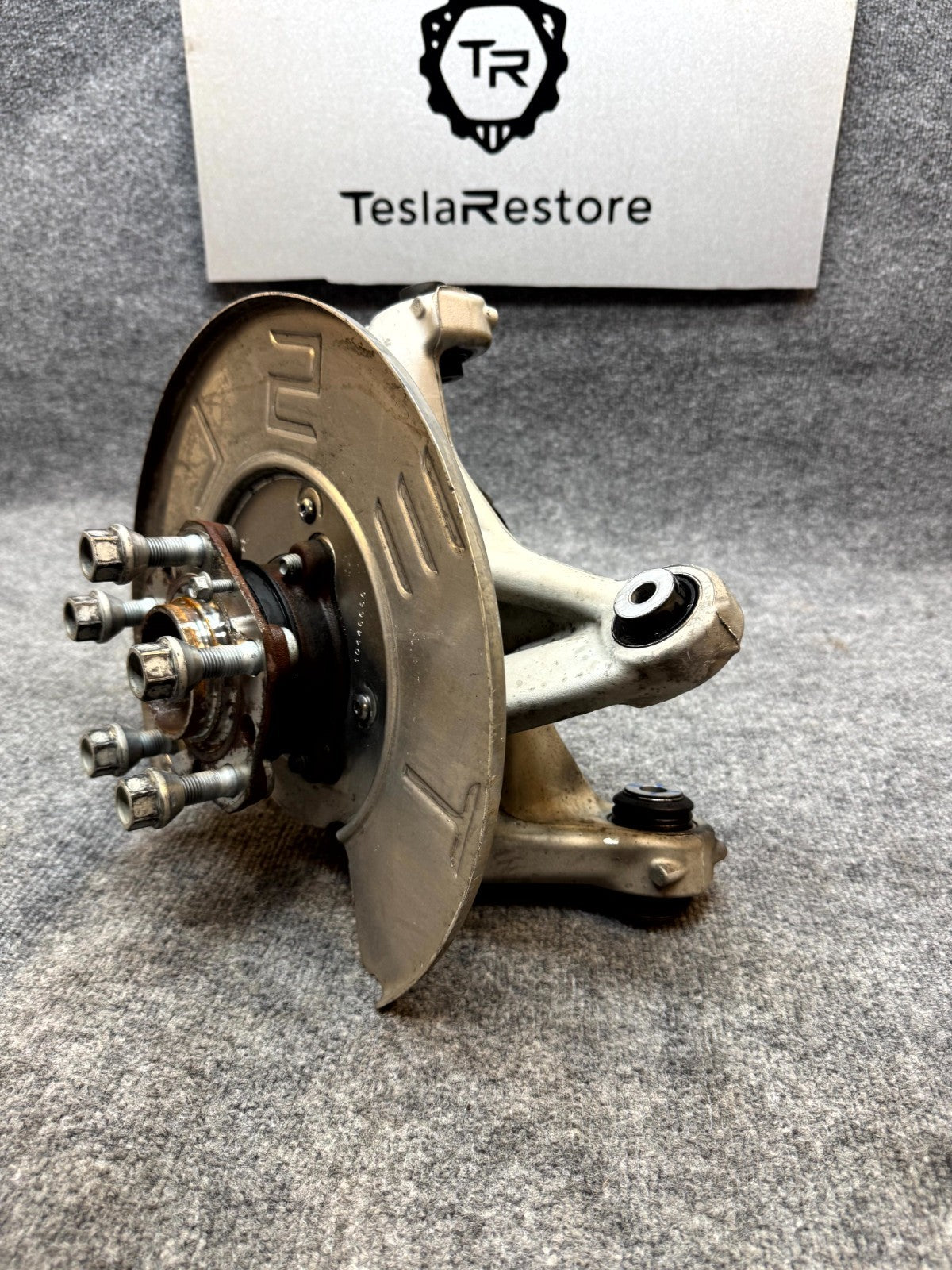2017 - 2023 TESLA MODEL 3 REAR RIGHT SIDE SPINDLE KNUCKLE HUB OEM, 1044416-00-G