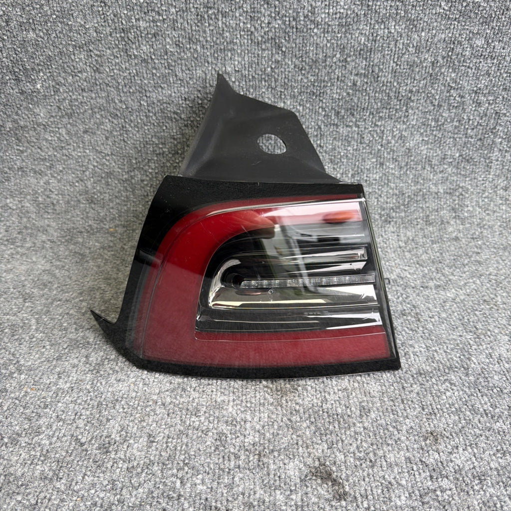 2017-2022 Tesla Model 3 Rear Driver Exterior Taillight Outer Tail Lamp Left LH