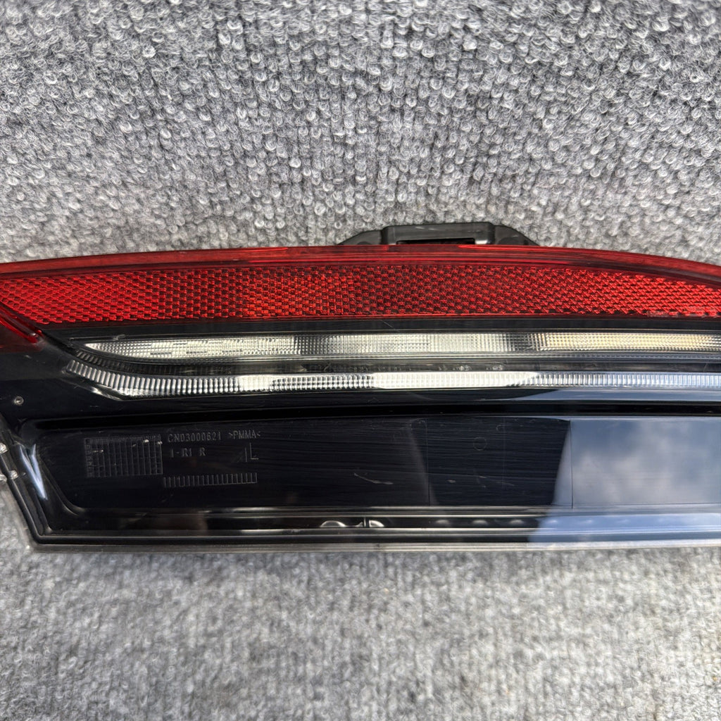 24 25 Model 3 Rear Right Lower Bumper Taillight Lamp LED Reflector 1712514-00-D
