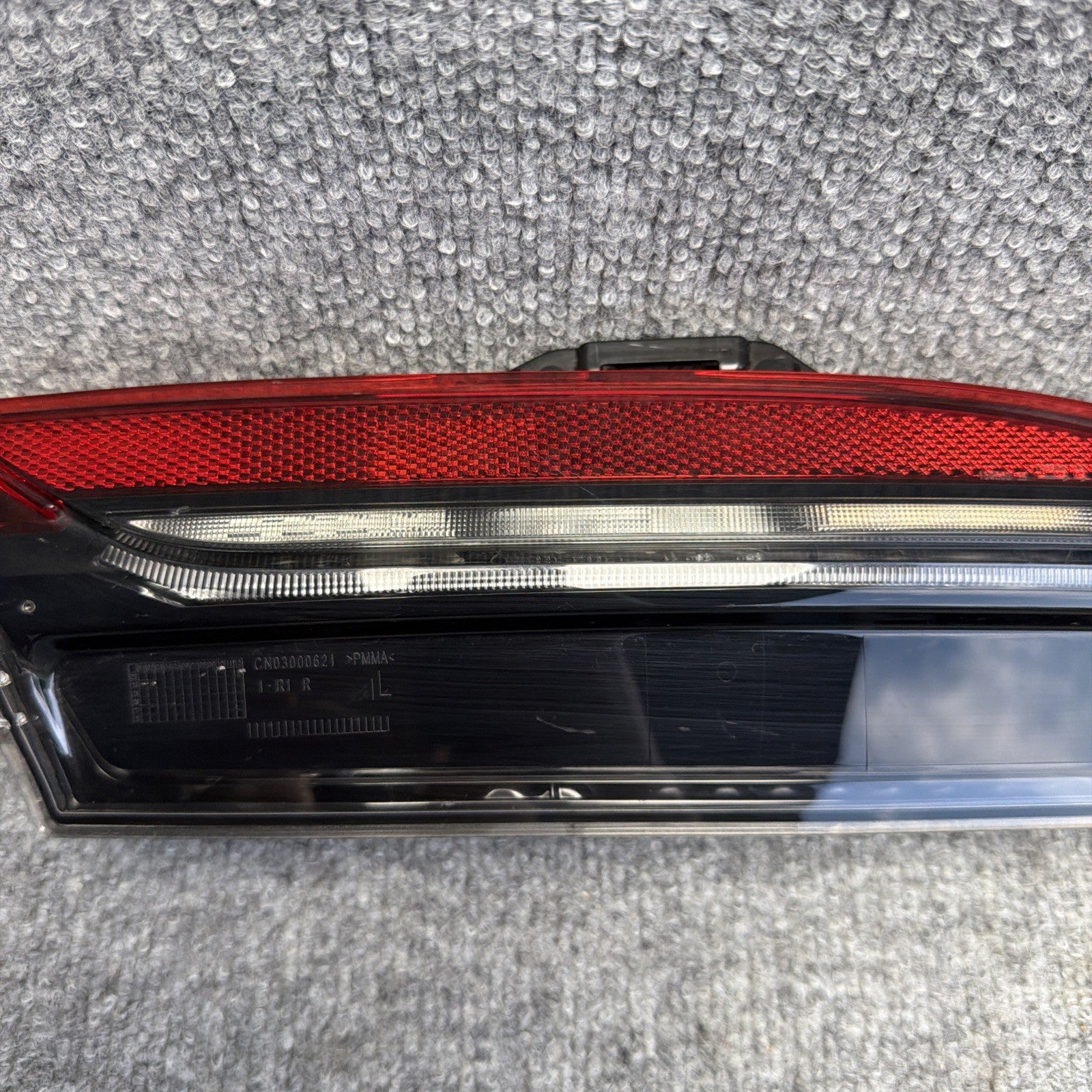 24 25 Model 3 Rear Right Lower Bumper Taillight Lamp LED Reflector 1712514-00-D