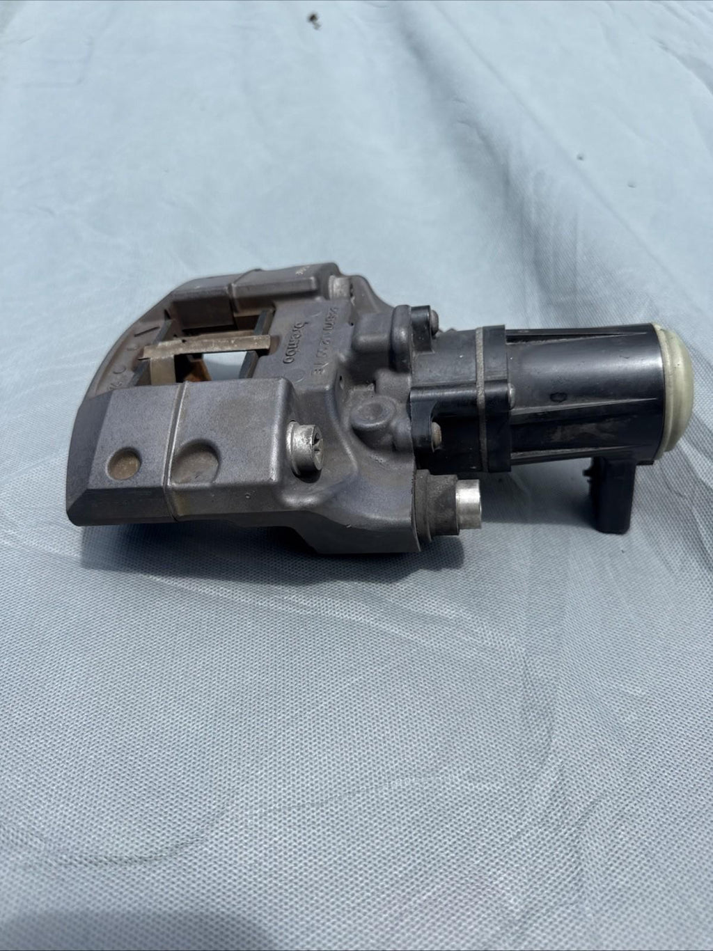 ♦️2012-2015 TESLA MODEL S REAR LEFT PARKING BRAKE CALIPER OEM, 1021252-00-D