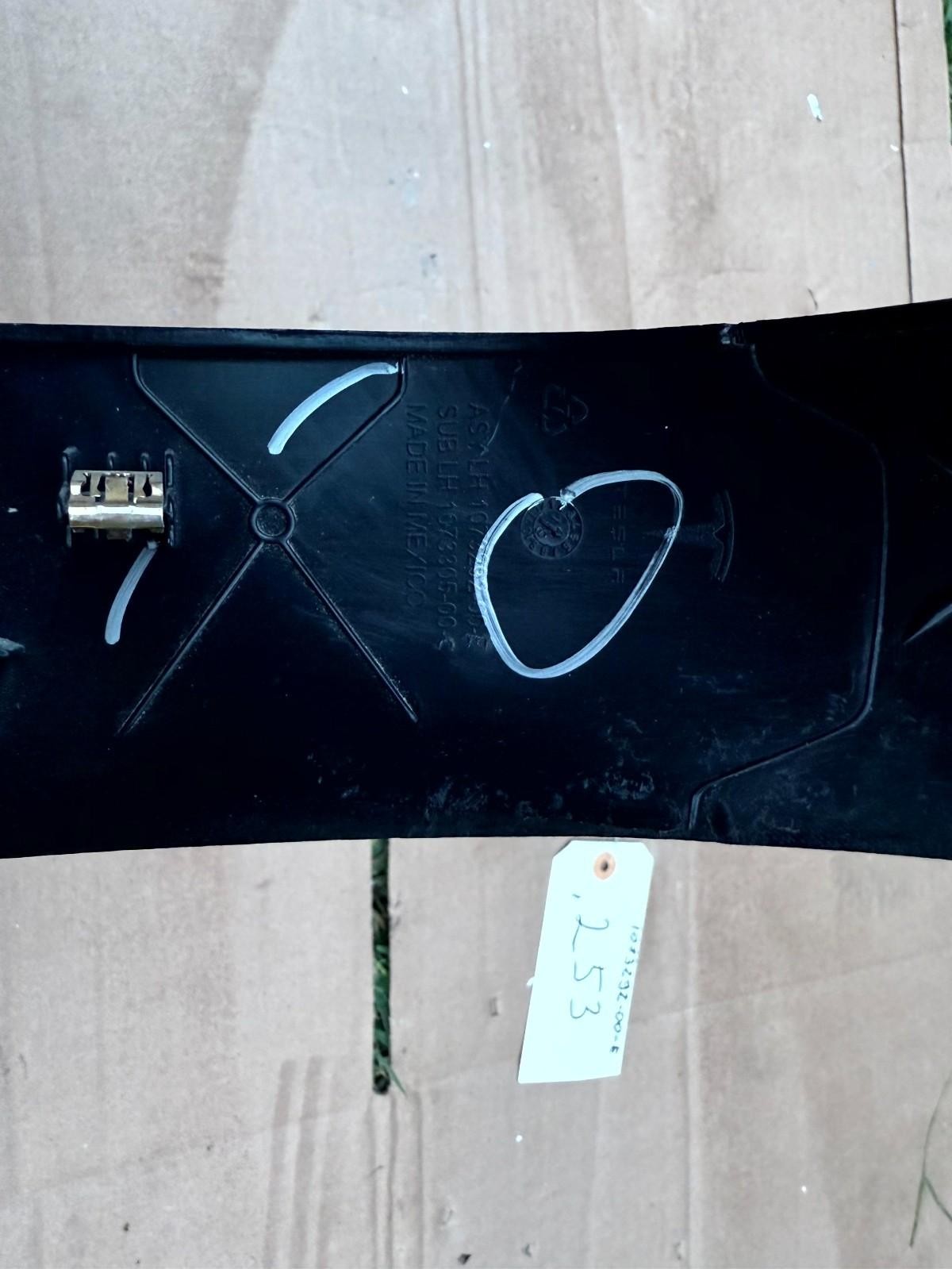 16-20 Tesla Model X Rear Left Side C Pillar Middle Trim Cover OEM, 107329200E