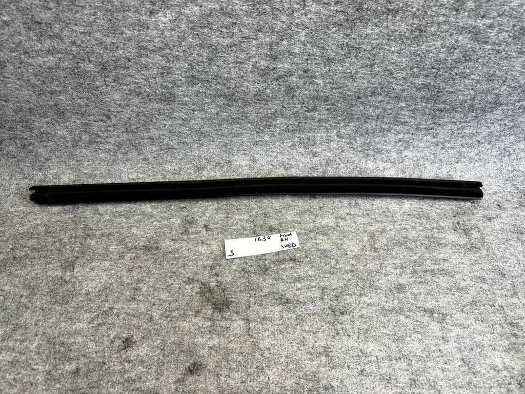 ♦️12-20 TESLA MODEL S FRONT RIGHT SIDE DOOR WINDOW MOLDING TRIM OEM 1038394-00-A