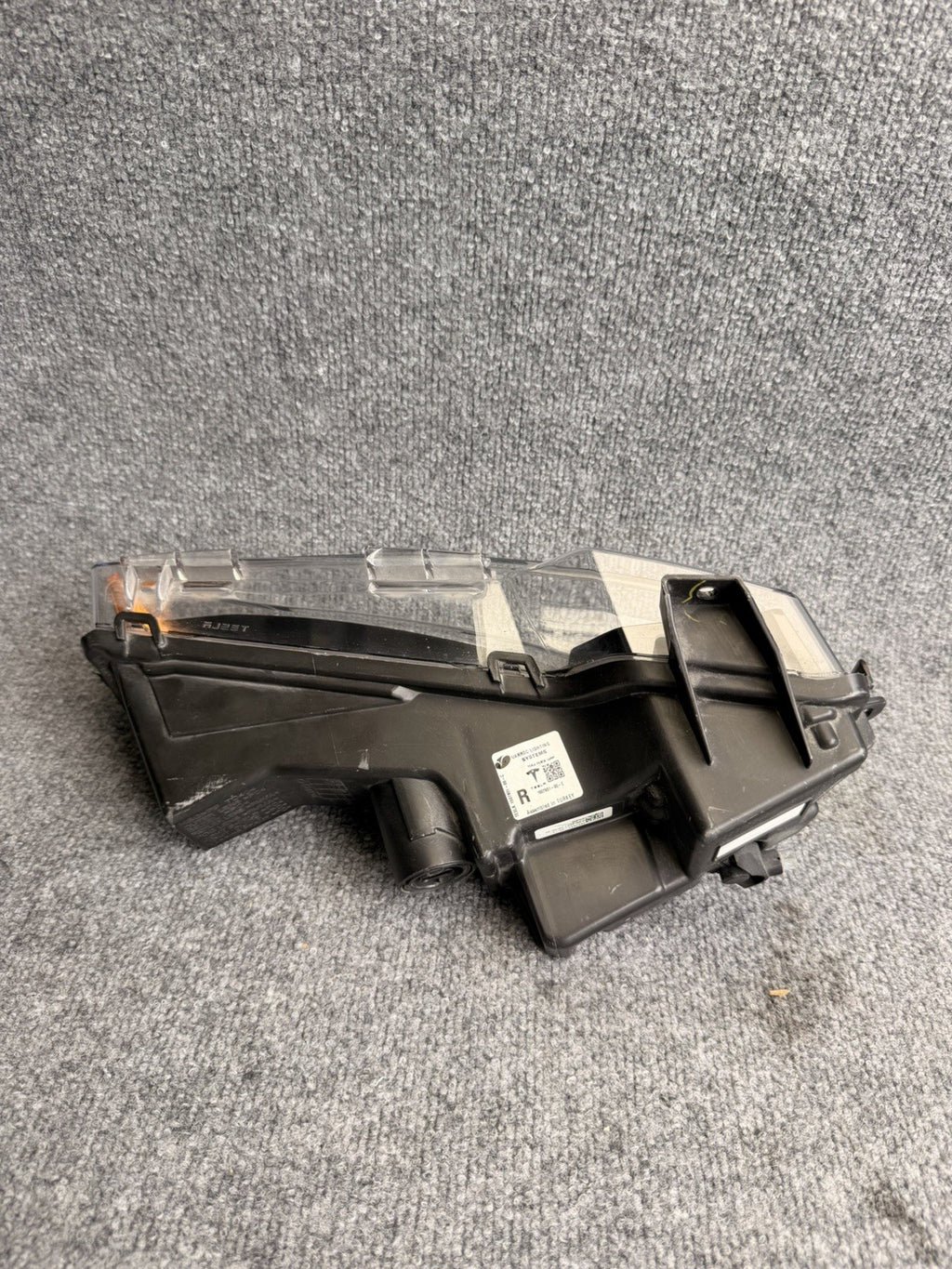 2020-2025 TESLA MODEL 3-Y FOG LIGHT RIGHT 3 PIN 1507931-00-C OEM