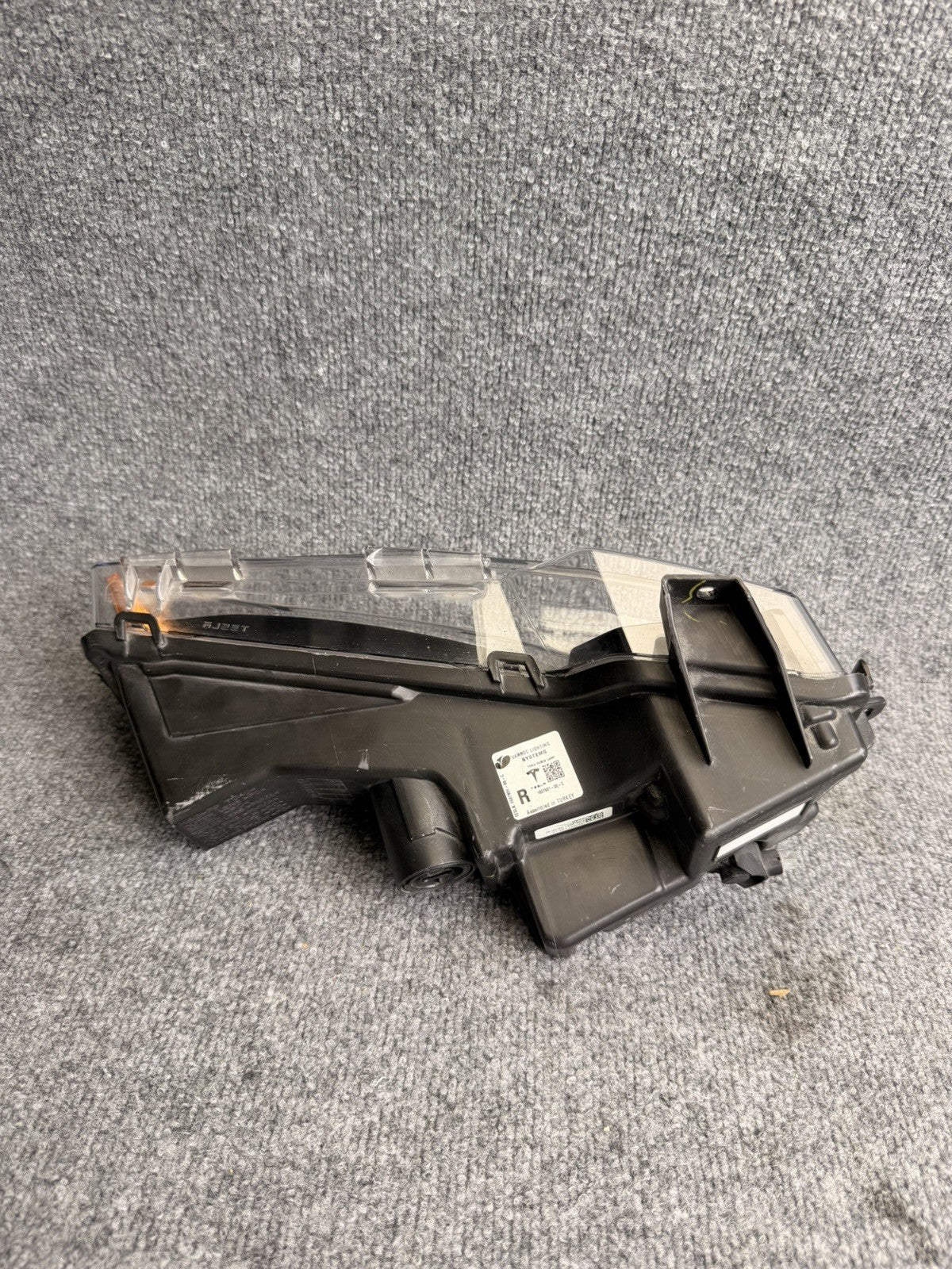 2020-2025 TESLA MODEL 3-Y FOG LIGHT RIGHT 3 PIN 1507931-00-C OEM