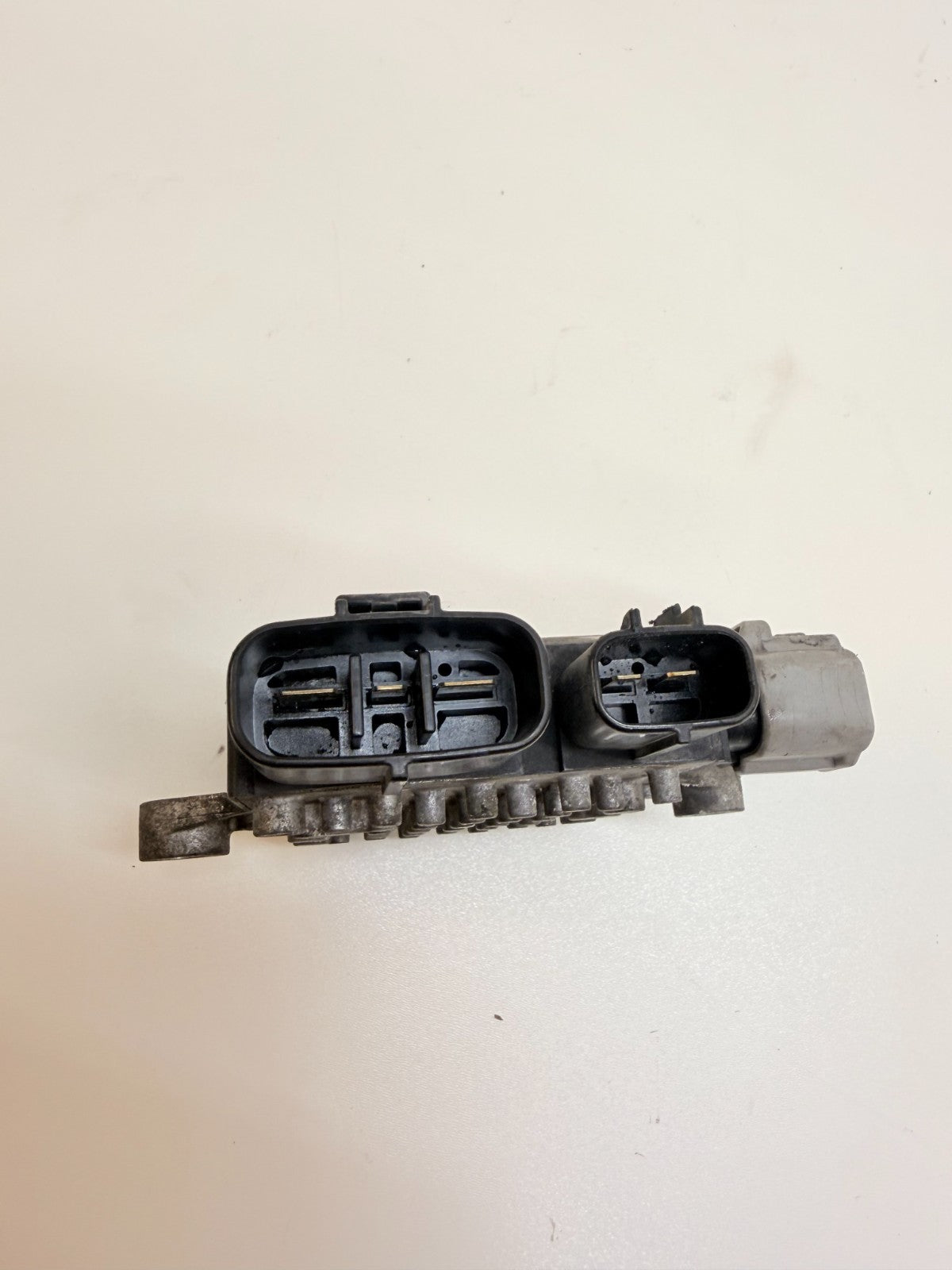 2017–2020 Tesla Model S Radiator Cooling Fan Control Module Unit