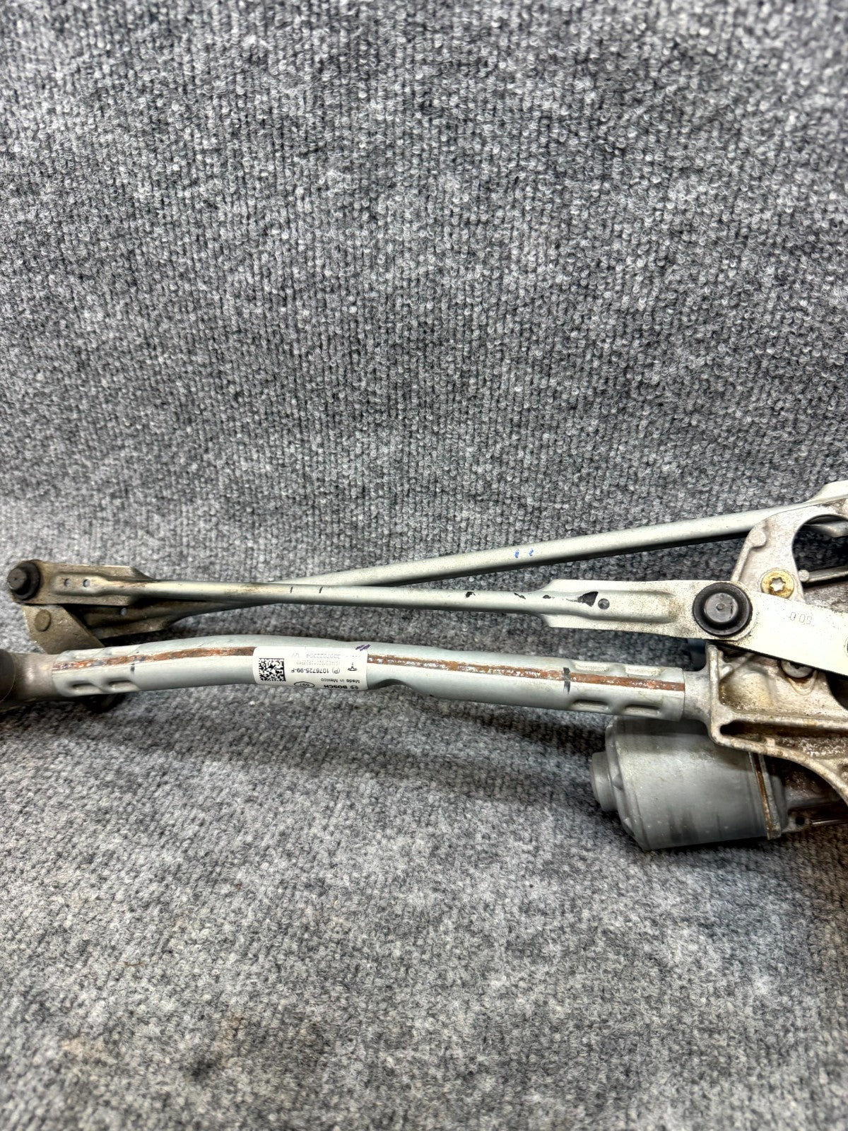 2020 - 2024 TESLA MODEL Y FRONT WINDSHIELD WIPER MOTOR OEM, 1076725-99-F