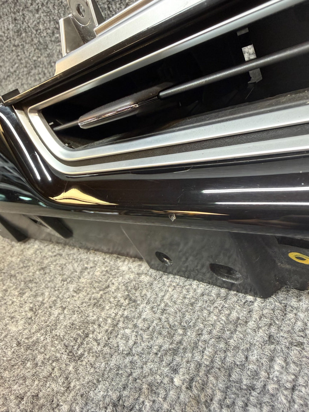 2012-2020 Tesla Model S Right Side Dash Panel Vent Trim Assembly 1007821-00-D