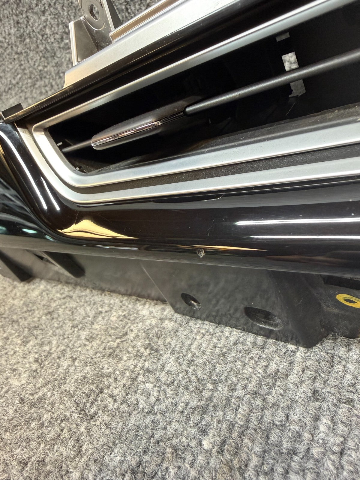 2012-2020 Tesla Model S Right Side Dash Panel Vent Trim Assembly 1007821-00-D