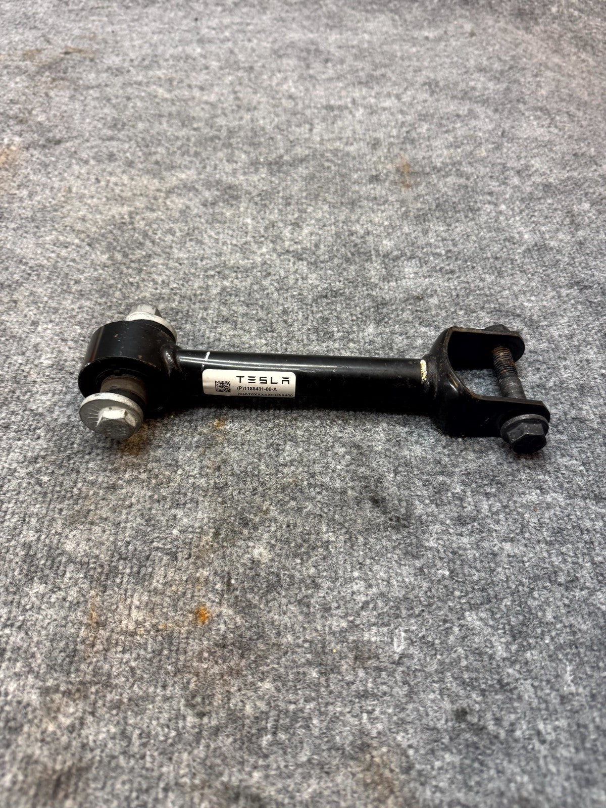 2020 - 2024 TESLA MODEL Y REAR RIGHT / LEFT LOWER CONTROL ARM OEM, 1188431-00-A