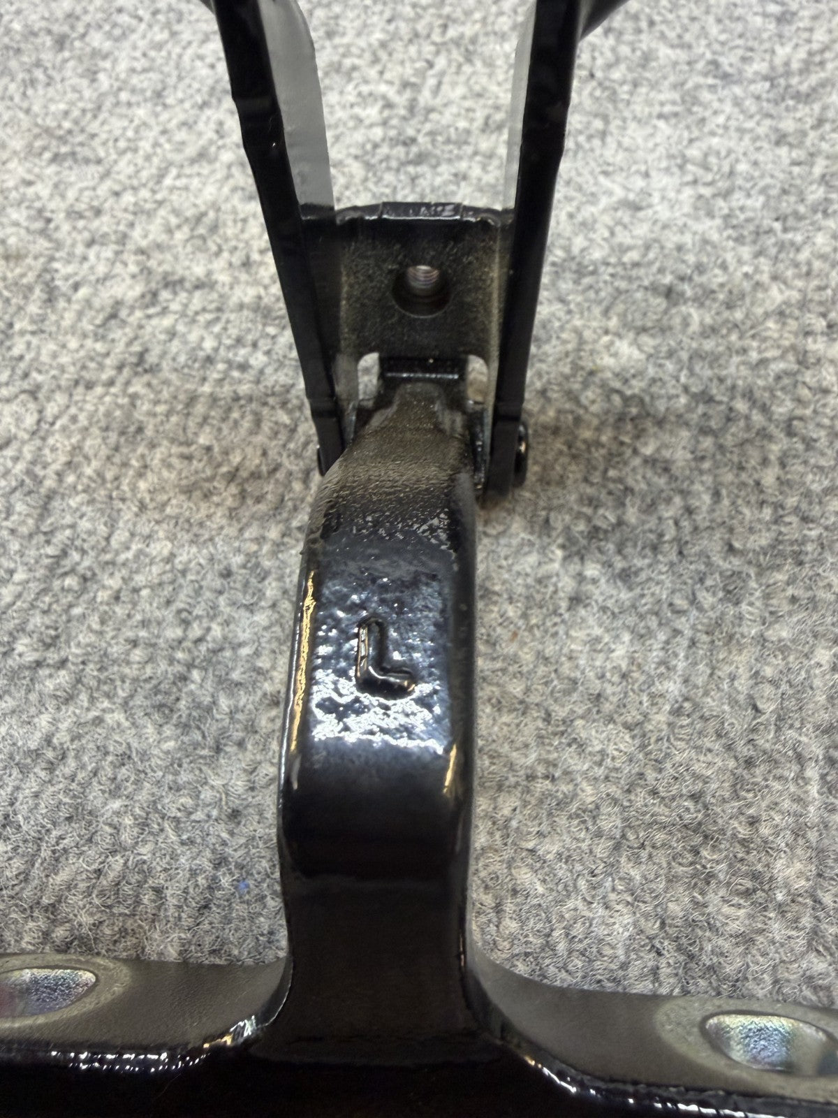 2020 - 2024 TESLA MODEL Y REAR LEFT SIDE LIFT GATE HINGE OEM, 1500494-00-C