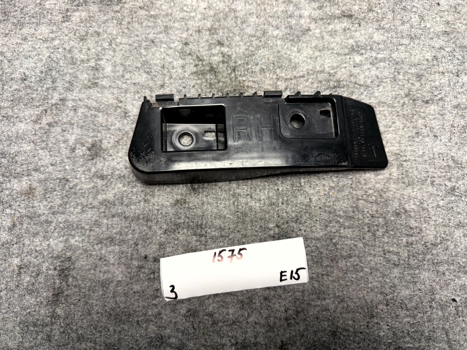 ♦️2017 - 2023 TESLA MODEL 3 RIGHT SIDE BUMPER BRACKET PLASTIC OEM, 1083993-00-D