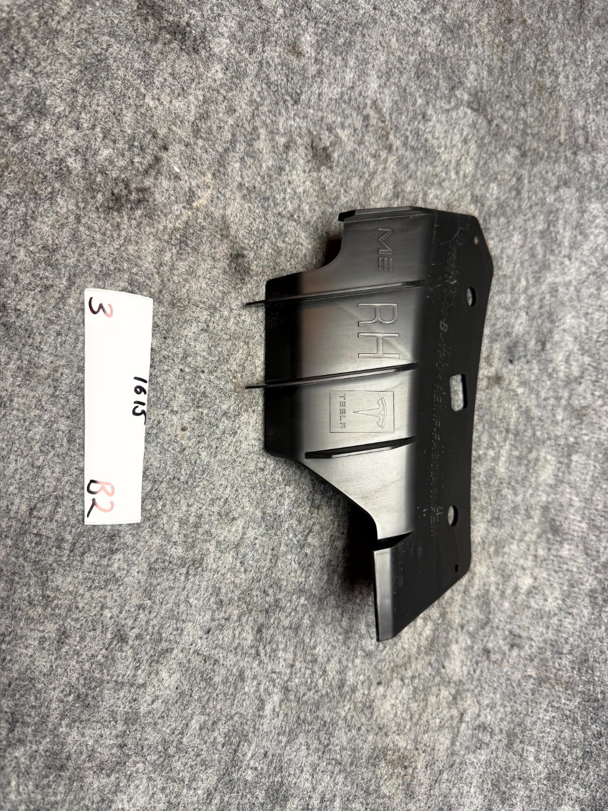 ♦️2017 - 2023 TESLA MODEL 3 FRONT RIGHT UPPER BUMPER BRACKET OEM, 1084170-00-B