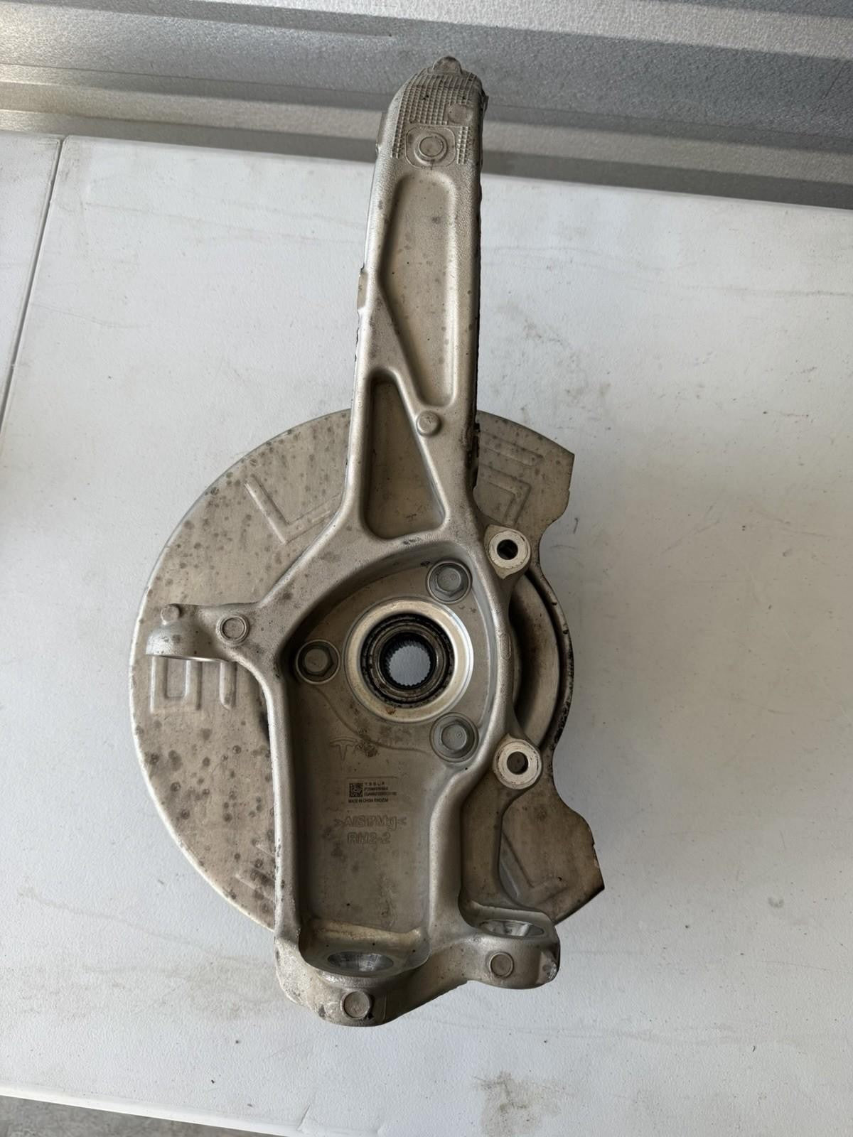 ♦️2017-2023 TESLA MODEL 3 FRONT RIGHT SIDE SPINDLE KNUCKLE HUB OEM, 1044316-00-E