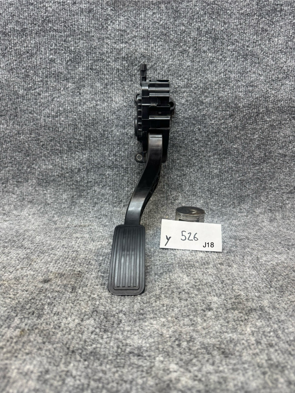 2020 - 2024 TESLA MODEL Y GAS PEDAL ACCELERATOR THROTTLE SENSOR OEM 1188695-00-A