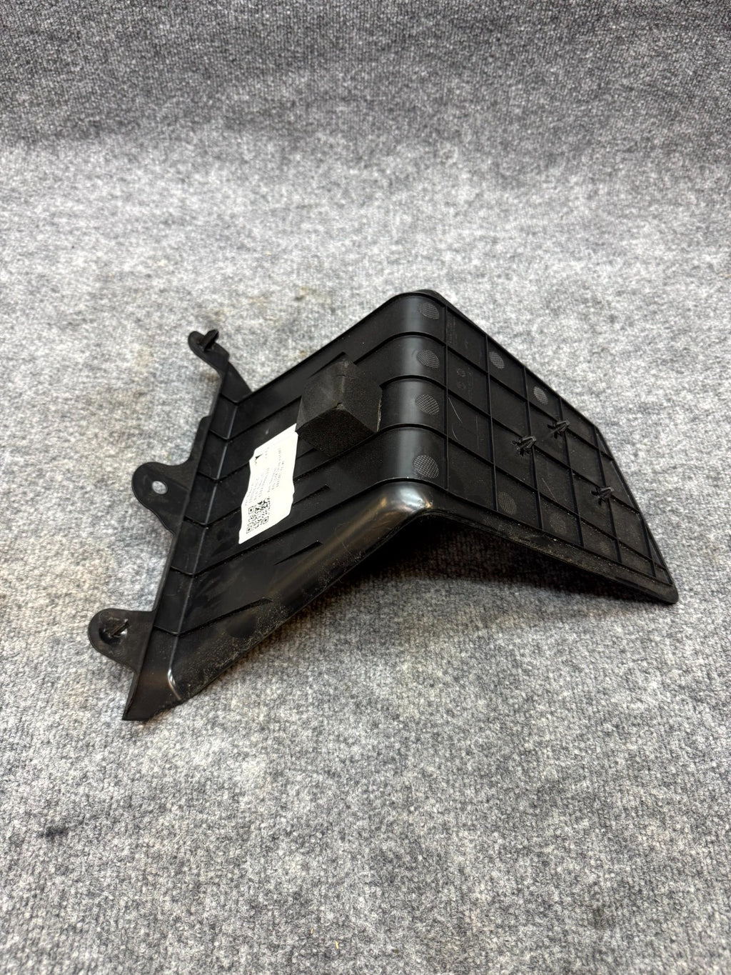 2020-2024 TESLA MODEL Y REAR RIGHT TRUNK POCKET BRACKET TRIM COVER OEM,149295600