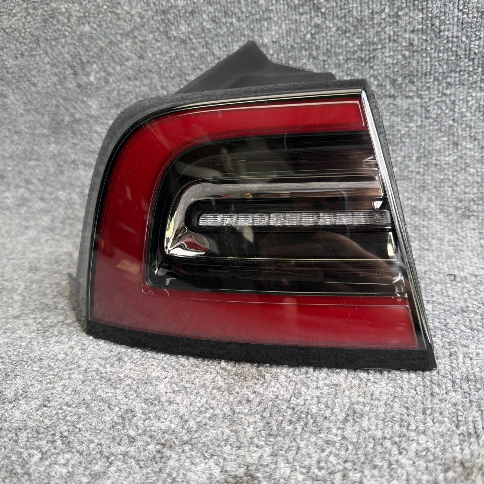 2017-2022 Tesla Model 3 Rear Driver Exterior Taillight Outer Tail Lamp Left LH