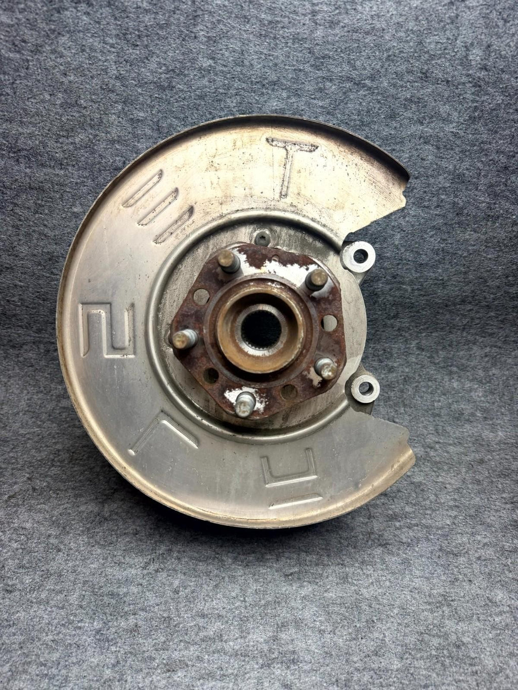♦️2017 - 2023 TESLA MODEL 3 REAR LEFT SIDE SPINDLE KNUCKLE HUB OEM, 1044123-00-A