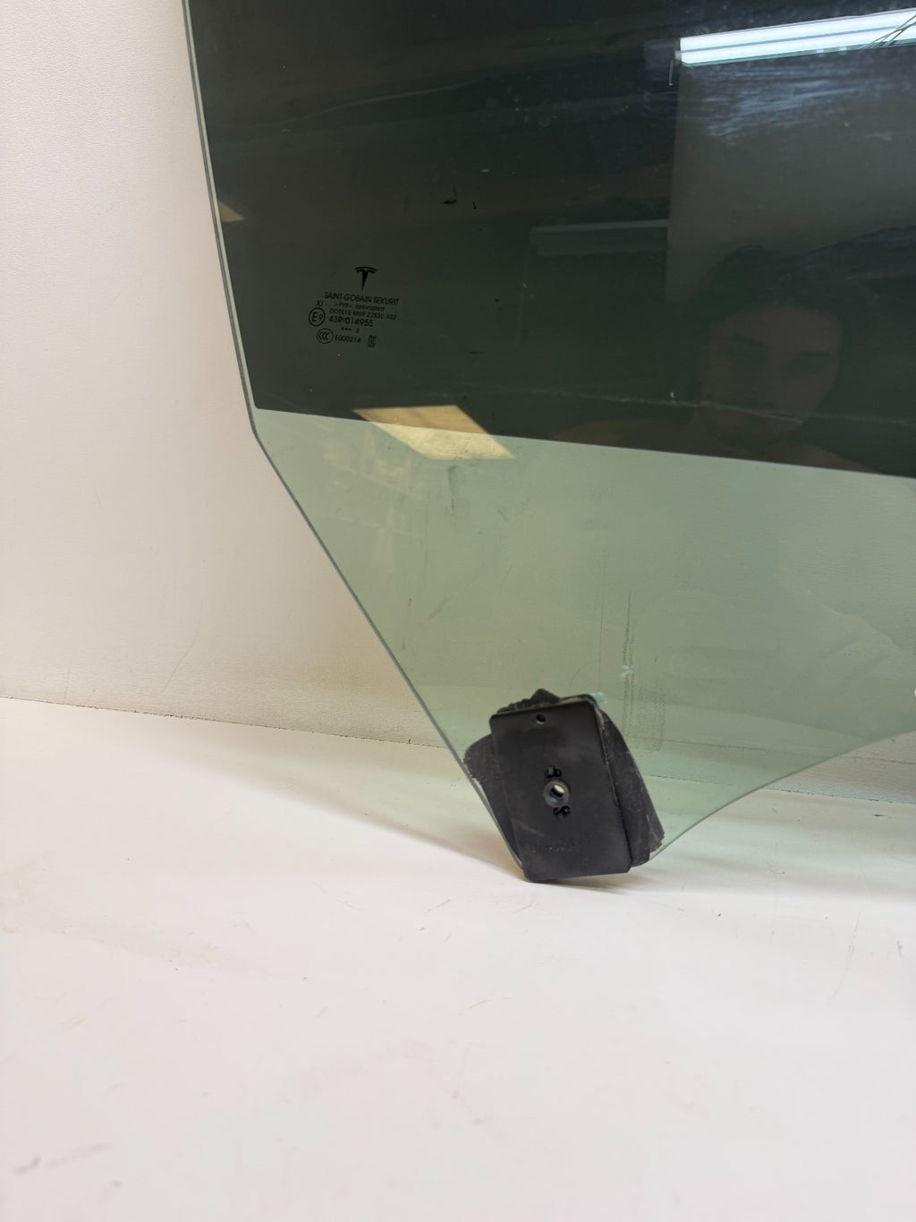 2020-2024 Tesla Model 3 Front Right Side Door Window Glass RH 43R-014955