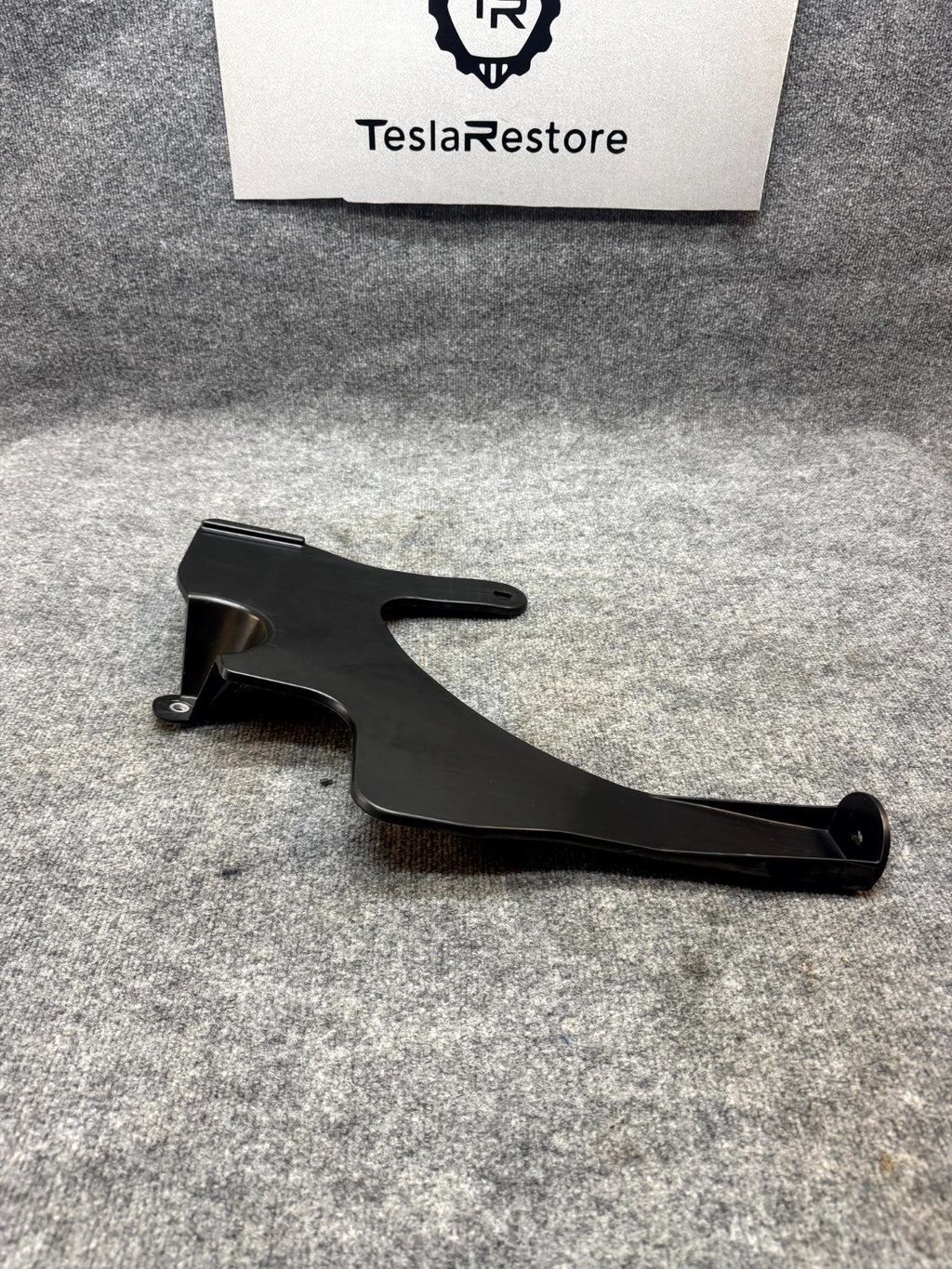 2017 ‑ 2023 TESLA MODEL 3 RIGHT SIDE TRUNK SUPPORT BRACKET OEM, 1500372-00-A