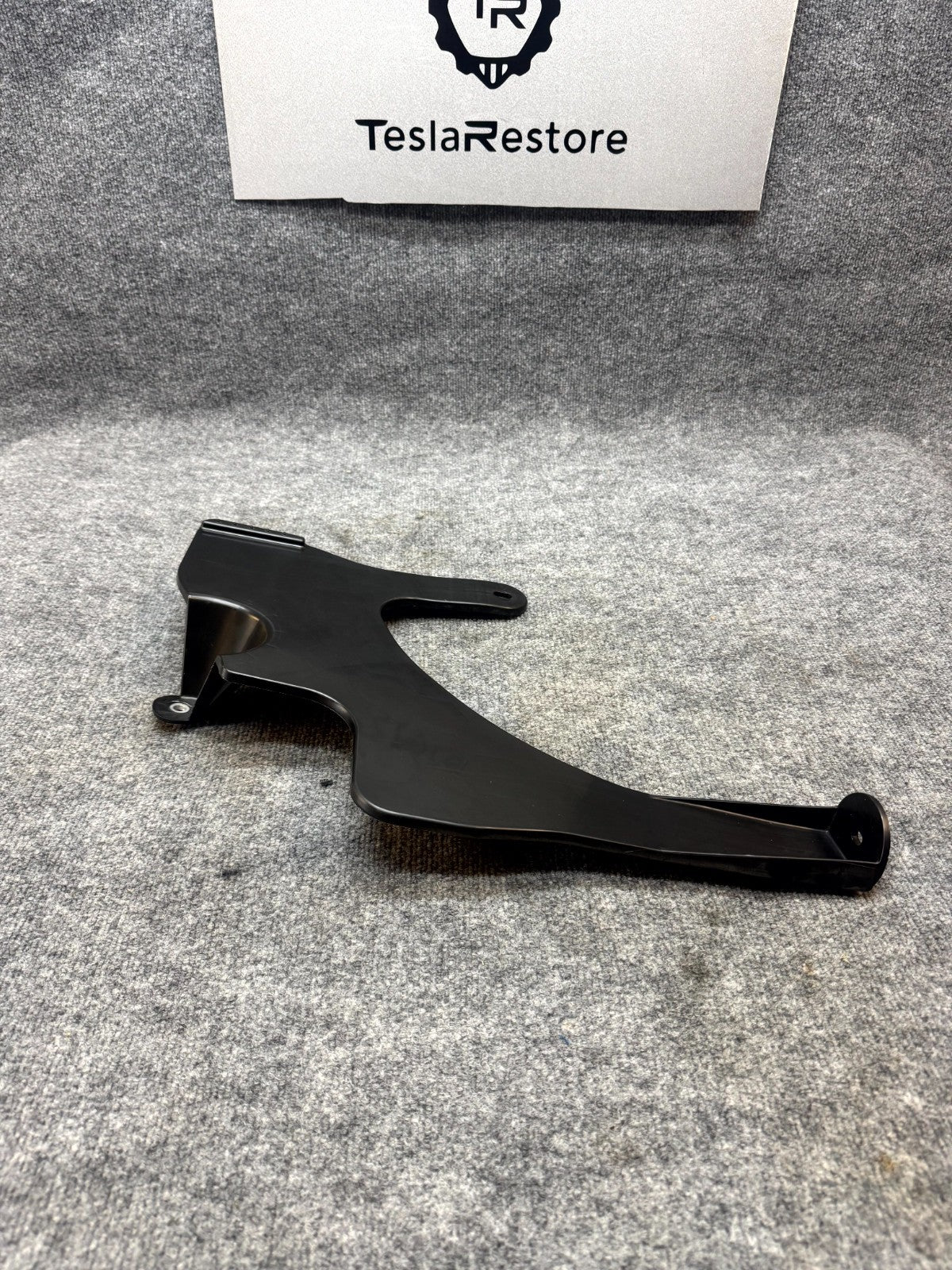 2017 ‑ 2023 TESLA MODEL 3 RIGHT SIDE TRUNK SUPPORT BRACKET OEM, 1500372-00-A