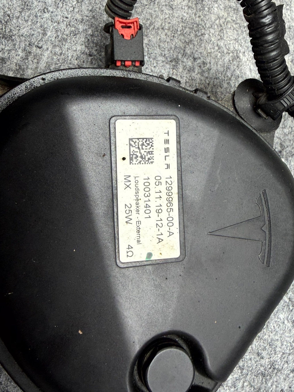 ♦️2017 – 2023 TESLA MODEL 3/Y PEDESTRIAN WARNING SPEAKER OEM, 1299965-00-A