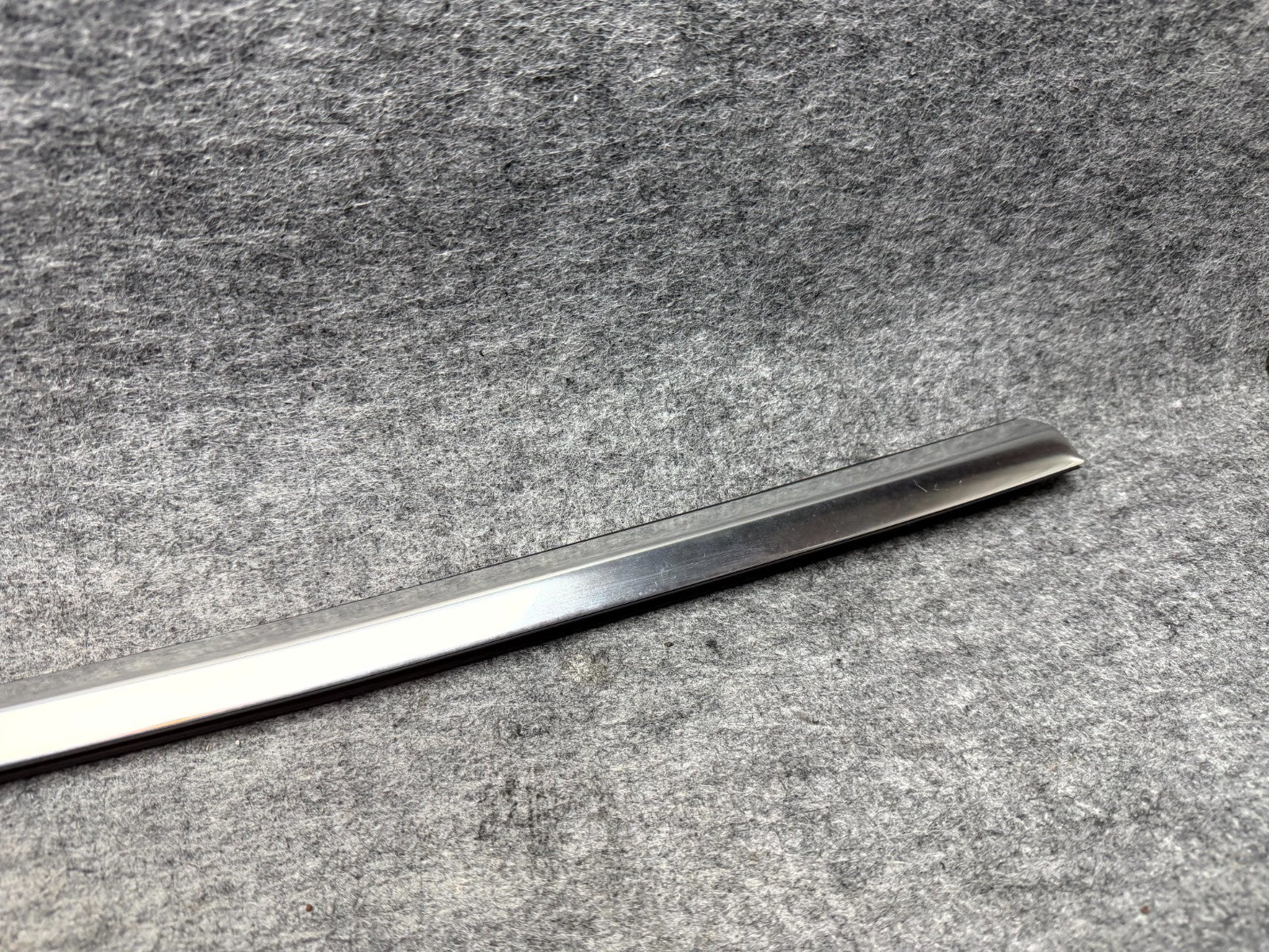♦️2017–2023 TESLA MODEL 3 REAR LEFT DOOR WINDOW BELT MOLDING OEM, 1080745-00-F