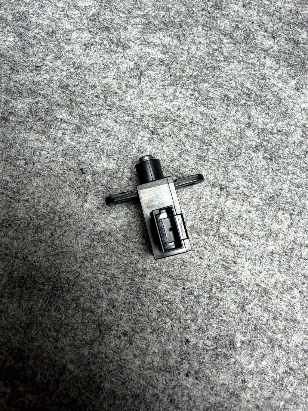 ♦️2017-2023 TESLA MODEL 3 FANLESS CABIN TEMPERATURE SENSOR OEM, 1045664-04-E