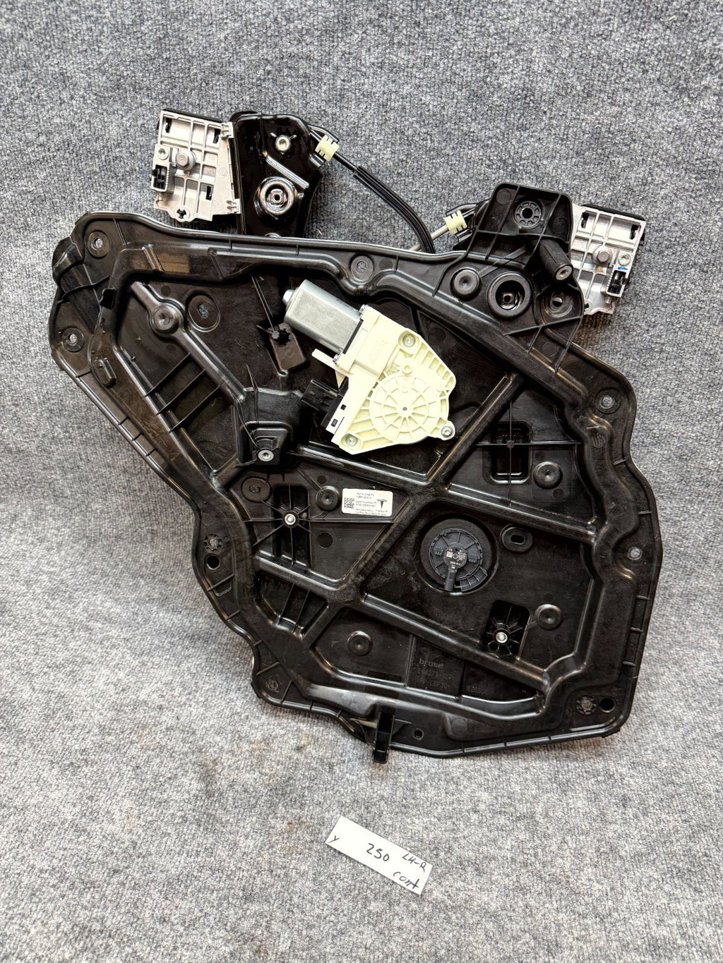 2020-2024 TESLA MODEL Y REAR LEFT SIDE DOOR WINDOW REGULATOR OEM, 1495512-00-E