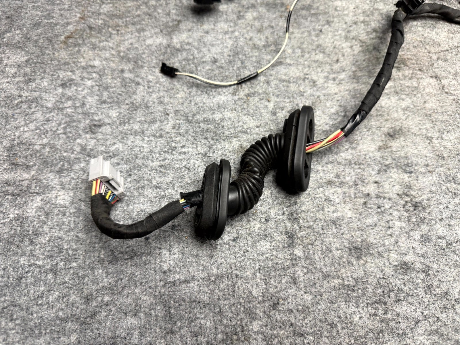 ♦️16-20 TESLA MODEL S REAR LEFT DOOR WIRING HARNESS WIRE LOOM OEM, 1004425-00-Q