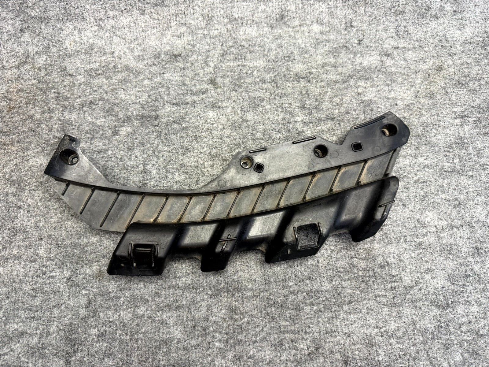 ♦️2017–2023 TESLA MODEL 3 FRONT LEFT HEADLIGHT BUMPER BRACKET OEM, 1453375-00-A