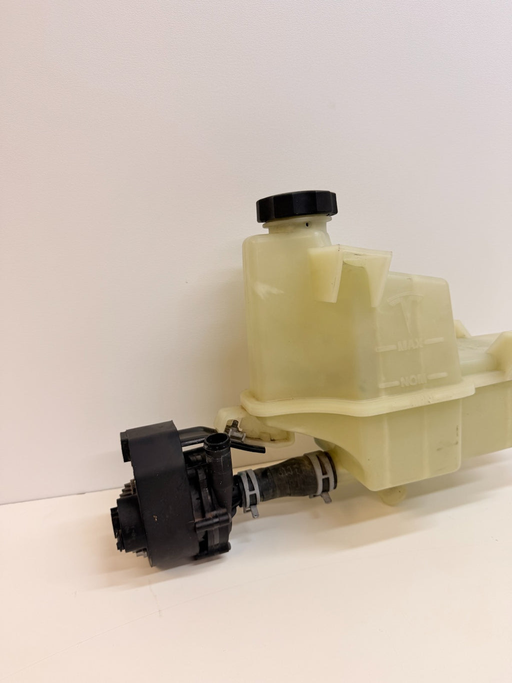 2012-2016 Tesla Model S Coolant Reservoir Bottle Expansion Tank Unit OEM