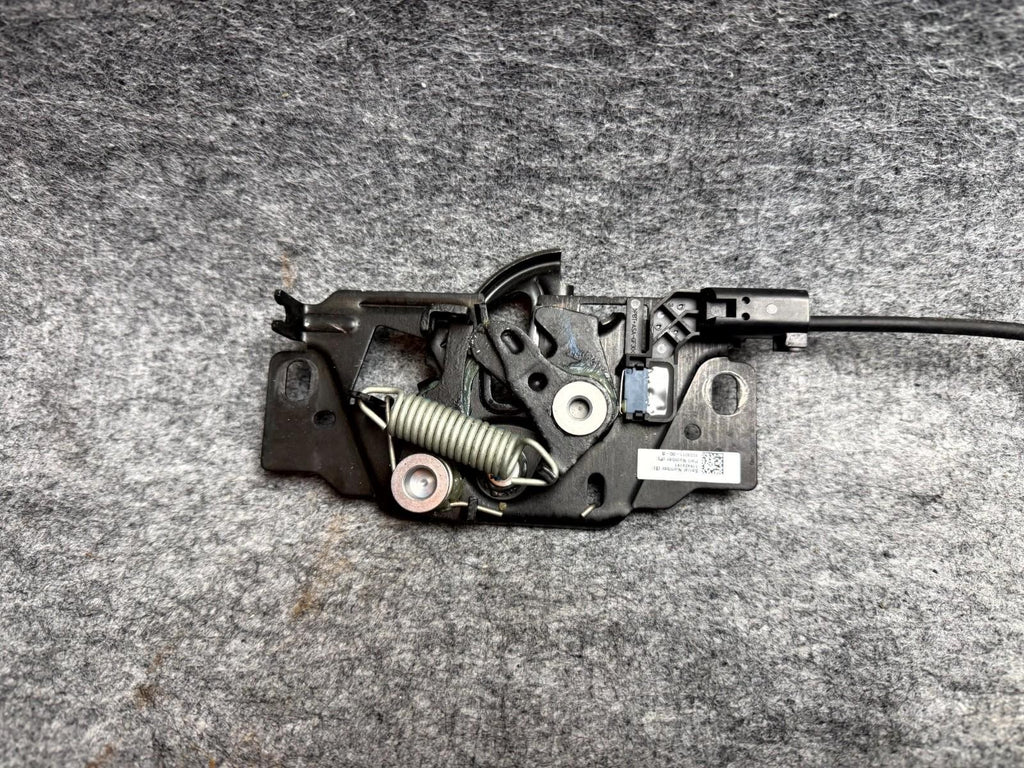 ♦️17-23 TESLA MODEL 3 HOOD LATCH LOCK ACTUATOR MECHANISM OEM, 1033011-00-G