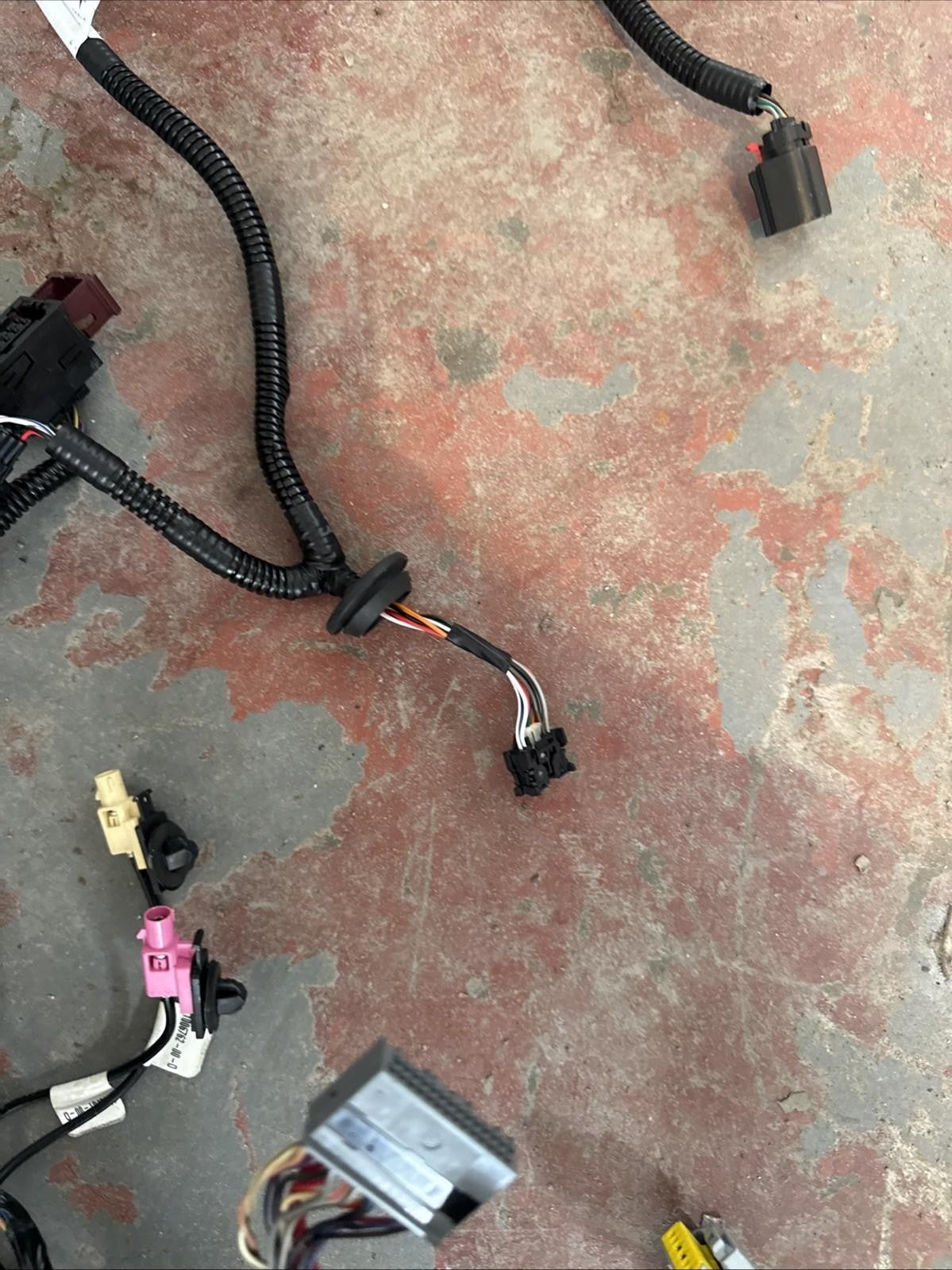 ♦️12-20 TESLA MODEL S FRONT RIGHT SIDE DOOR WIRE HARNESS OEM, 1004424-00-M