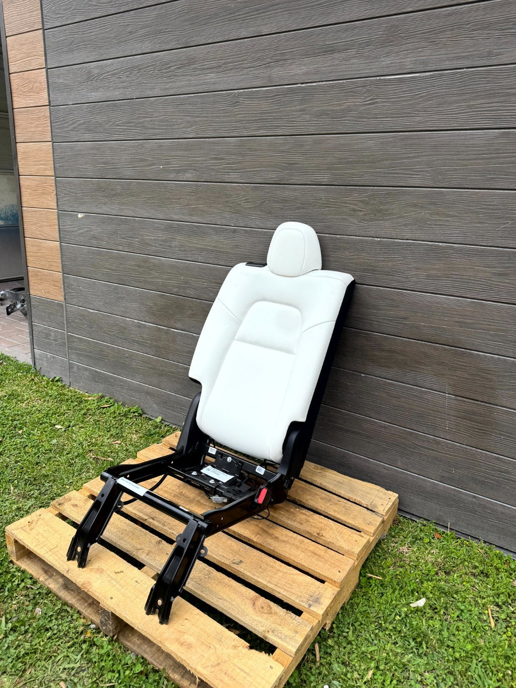 2020-2024 TESLA MODEL Y REAR RIGHT UPPER SEAT CUSHION W/ FRAME OEM, 1494840-91-B