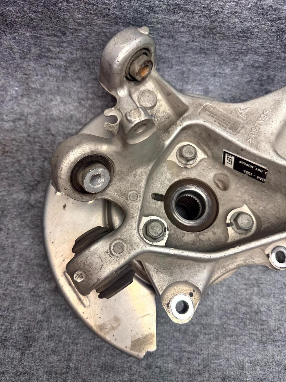 ♦️2017 - 2023 TESLA MODEL 3 REAR LEFT SIDE SPINDLE KNUCKLE HUB OEM, 1044123-00-A