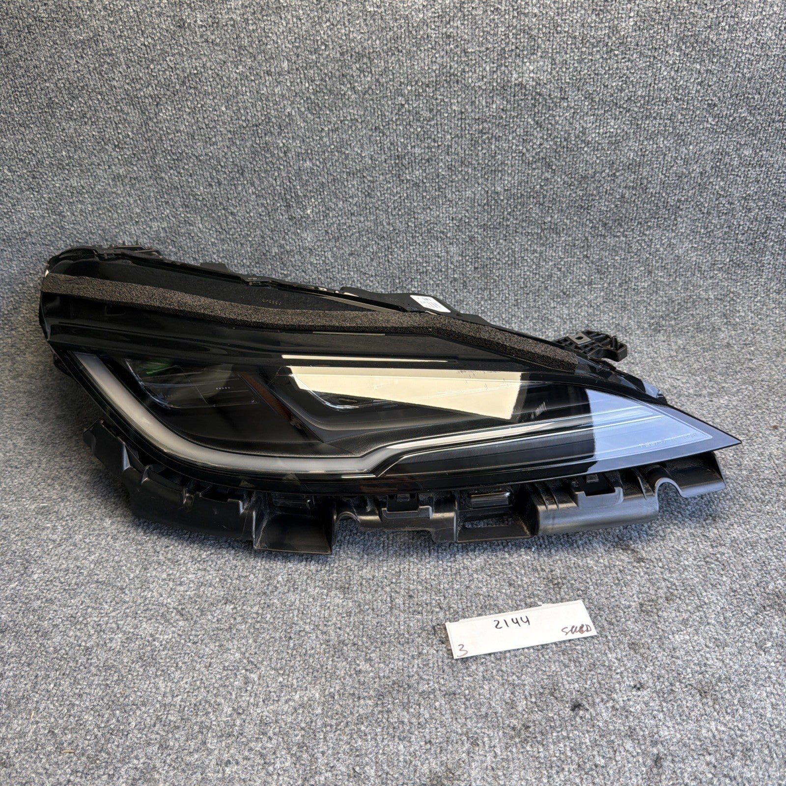 NICE 2024-2025 TESLA MODEL 3 HIGHLAND RIGHT SIDE HEADLIGHT LED OEM 1694087-00-G