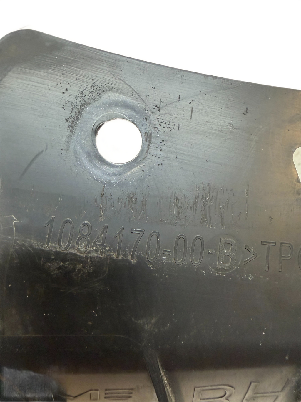 2017-2023 TESLA MODEL 3 FRONT RIGHT UPPER BUMPER BRACKET 1084170-00-B