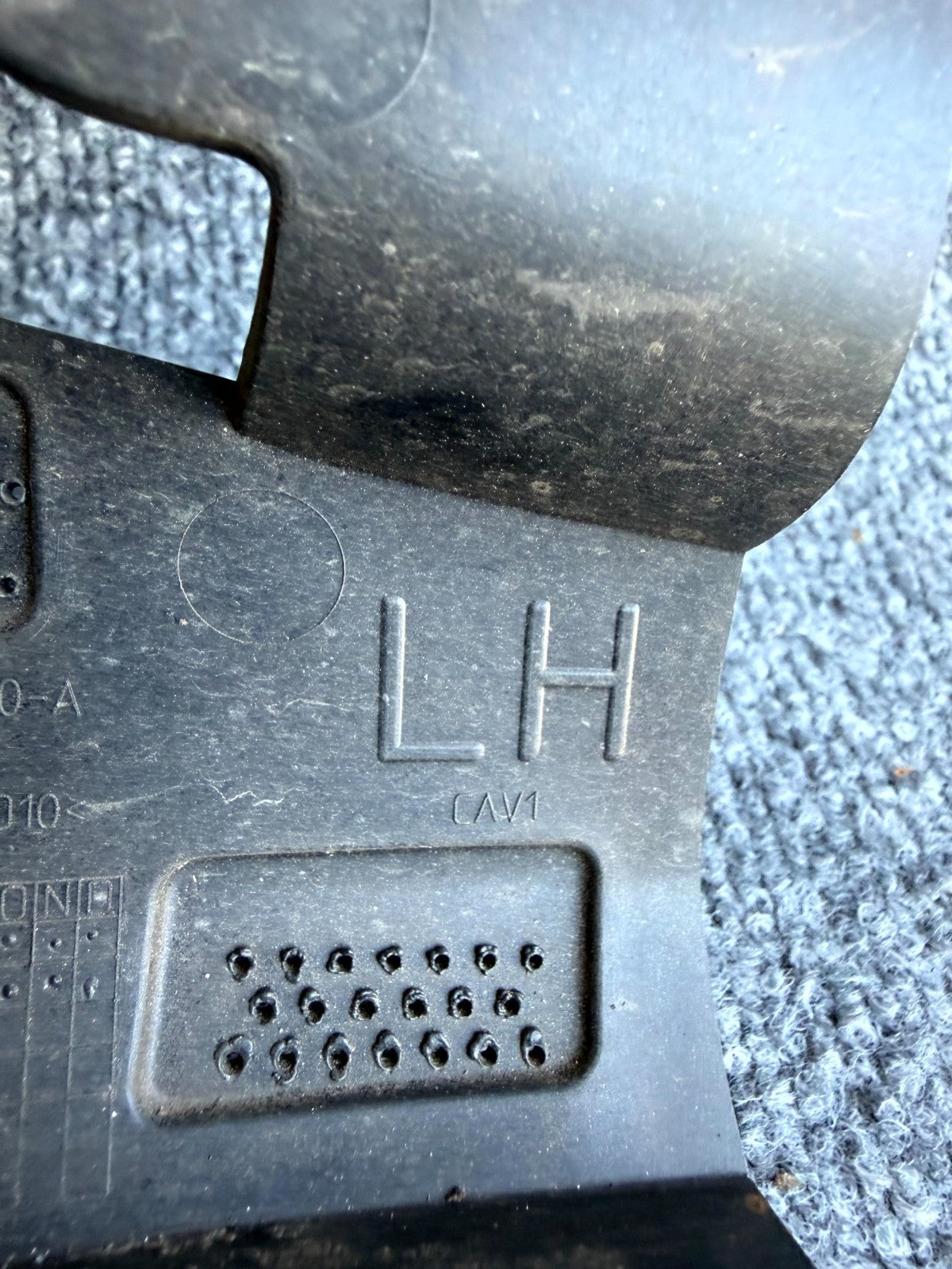 2020 – 2023 TESLA MODEL Y FRONT LEFT SIDE BUMPER INNER BRACKET OEM, 1493741‑00‑A