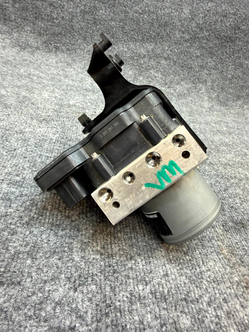 2020-2024 TESLA MODEL Y ABS ANTI LOCK BRAKE PUMP MODULE UNIT OEM, 1044745-00-B