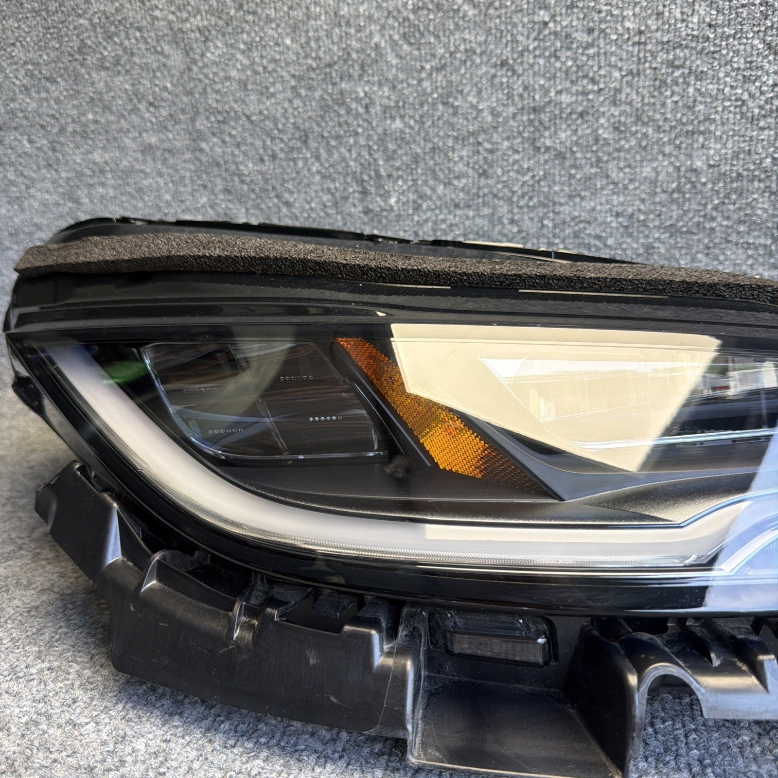 NICE 2024-2025 TESLA MODEL 3 HIGHLAND RIGHT SIDE HEADLIGHT LED OEM 1694087-00-G