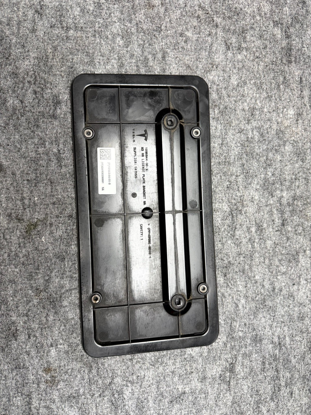 ♦️2017-2023 TESLA MODEL 3/Y REAR LICENSE PLATE HOLDER BRACKET OEM, 1096844-00-B